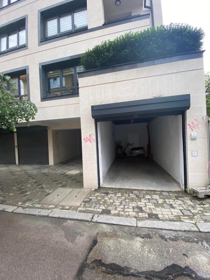 Spacious Home Office With Secure Garage In Sofia Exteriör bild